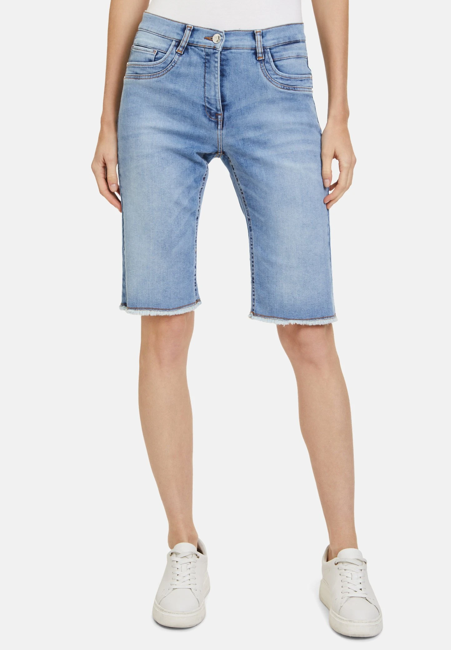 Betty Barclay MIT AUFGESETZTEN TASCHEN - Szorty Jeansowe - Light Blue Denim 1 Betty Barclay MIT AUFGESETZTEN TASCHEN - Szorty Jeansowe - Light Blue Denim