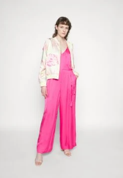 Scotch & Soda SHINY VNECK ALL IN ONE - Kombinezon - Pink Punch