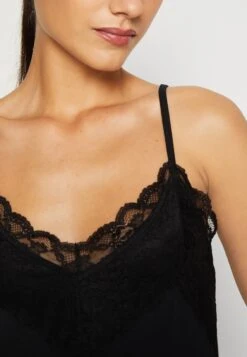 Vero Moda VMAMANDA - Top - Black -sklep Next 25b2aa94ee3843fba4dd22a8f757d4e7