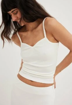 NA-KD TANK-MIT HERZAUSSCHNITT - Top - Offwhite
