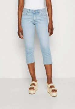 ESPRIT CAPRI - Szorty Jeansowe - Blue Light Wash