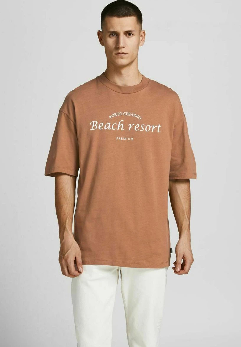 JACK&JONES Premium JPRBLAKAM OCEAN TEE UNISEX - T-shirt Z Nadrukiem - Toasted Coconut 1 JACK&JONES Premium JPRBLAKAM OCEAN TEE UNISEX - T-shirt Z Nadrukiem - Toasted Coconut