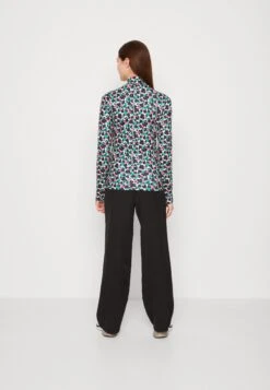 COLOURFUL REBEL NEYO CUTE FLOWER PEACHED TURTLENECK - Bluzka Z Długim Rękawem - Multicolor -sklep Next 4e563581b71a426da7a3217aa0069ade