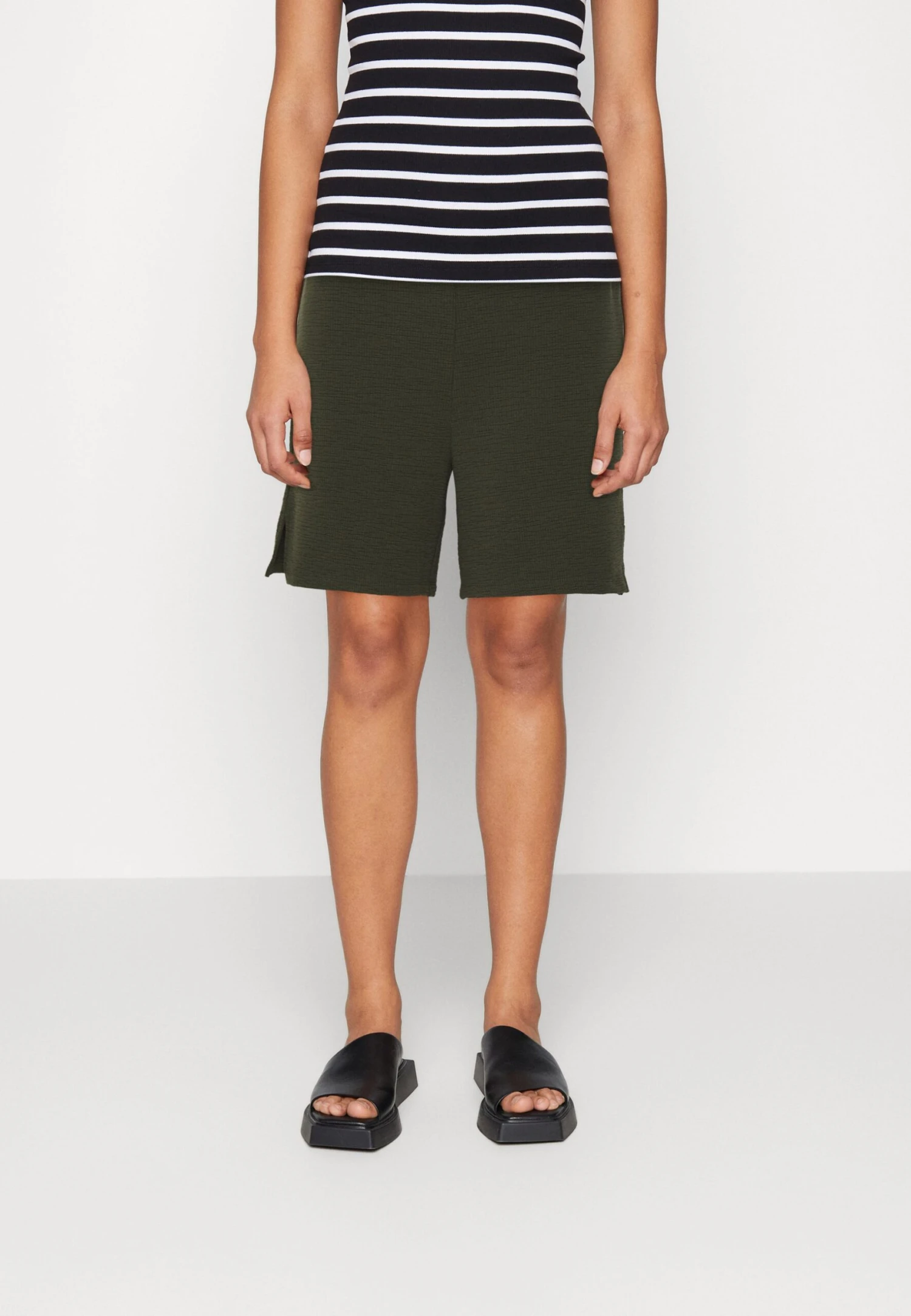 Edc By Esprit STRUC - Szorty - Dark Khaki 1 Edc By Esprit STRUC - Szorty - Dark Khaki