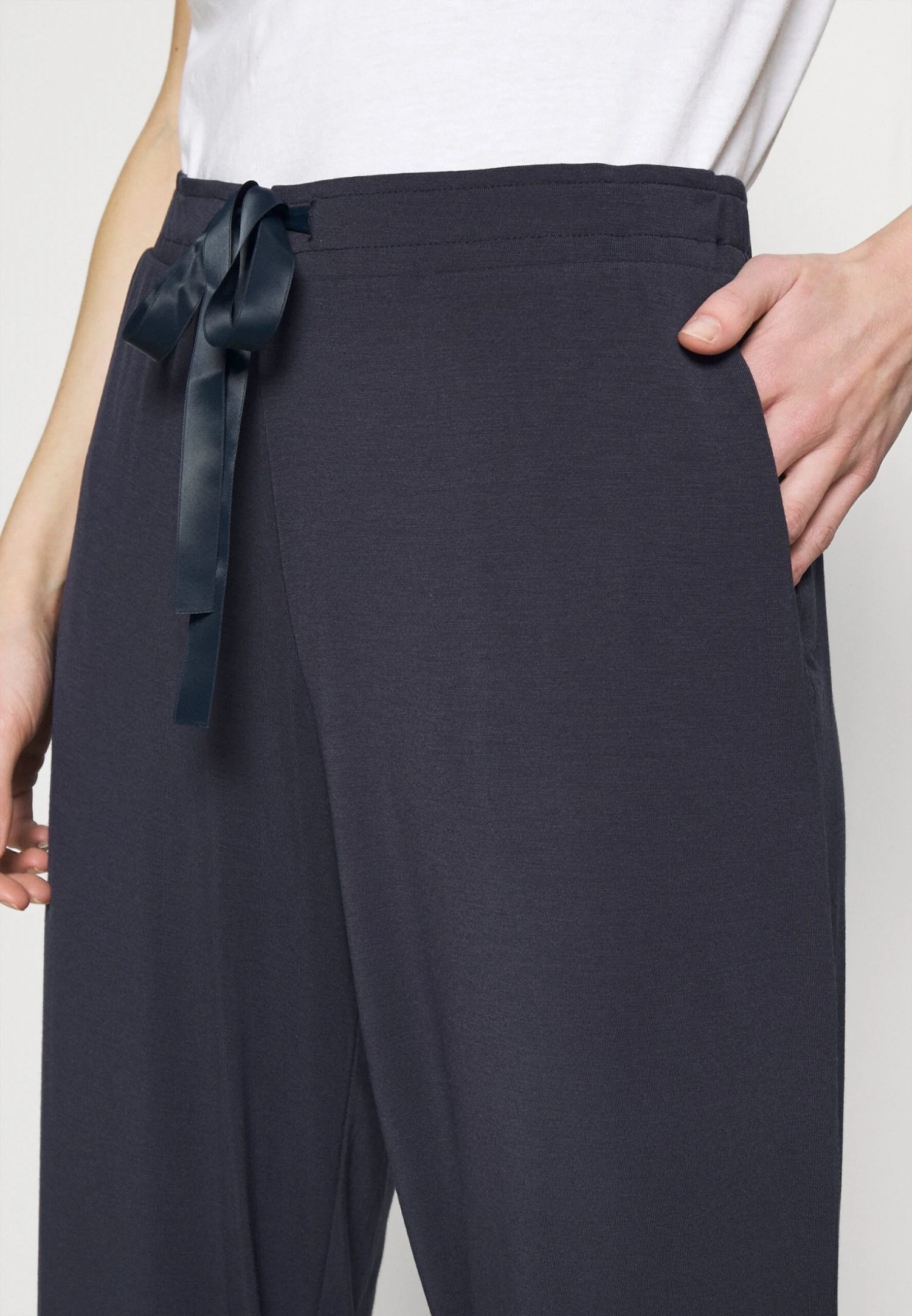 Schiesser SCHLAFHOSE LANG MODAL MIX - MIX & RELAX - Spodnie Od Piżamy - Dunkelblau 5 Schiesser SCHLAFHOSE LANG MODAL MIX - MIX & RELAX - Spodnie Od Piżamy - Dunkelblau - obrazek 5