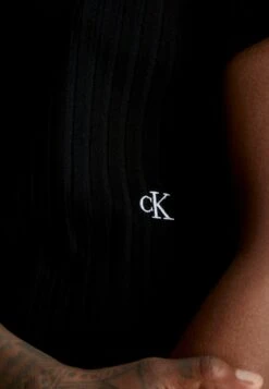 Calvin Klein Jeans T-shirt Basic - Ck Black 8 Calvin Klein Jeans T-shirt Basic - Ck Black -sklep Next 587381cf2ee64133887dfa55160196e5