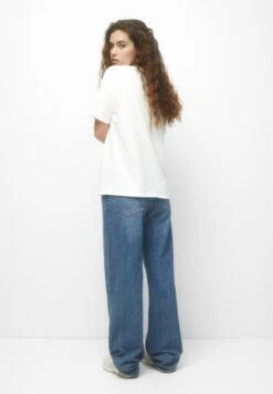 PULL & BEAR MONET WITH LANDSCAPE PRINT - T-shirt Z Nadrukiem - White -sklep Next 6e609af46d5a4cbda63bf1e562615cf7