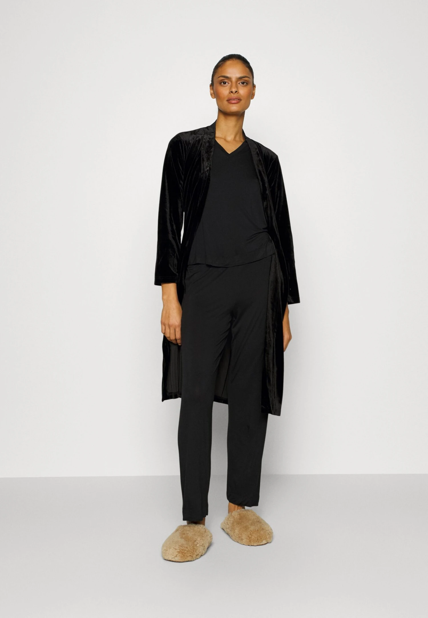 Pour Moi MIDI LENGTH GOWN - Szlafrok - Black 2 Pour Moi MIDI LENGTH GOWN - Szlafrok - Black - obrazek 2