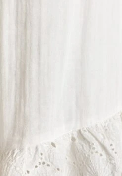 Pieces PCKIARA - Szorty - Cloud Dancer -sklep Next 889e2ad02ae44efb92b9dda2b26aed4f