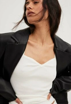 NA-KD TANK-MIT HERZAUSSCHNITT - Top - Offwhite -sklep Next 8d31fea1cdb54df8a715df2fc5cb757d