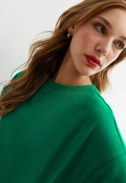 New Look CREW NECK - Bluza - Green -sklep Next a55499b990aa410fbe9ecd877f0fc4b3