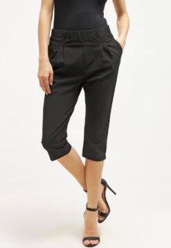 Kaffe JILLIAN CAPRI PANTS - Szorty - Black Deep