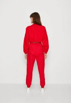 Adidas Sportswear DANCE CROPPED VERSATILE - Bluza - Better Scarlet -sklep Next b39cb80782ce4df09aa137663a15477f