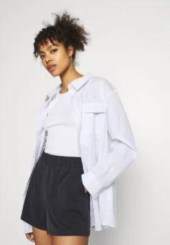 Monki Szorty - Black Dark -sklep Next c1b14da97eba4044b8f32d22c1bae352