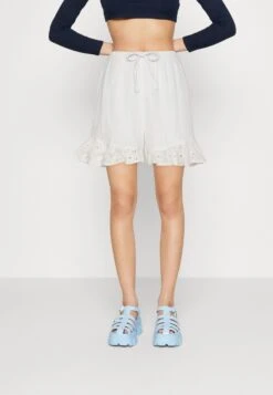 Pieces PCKIARA - Szorty - Cloud Dancer