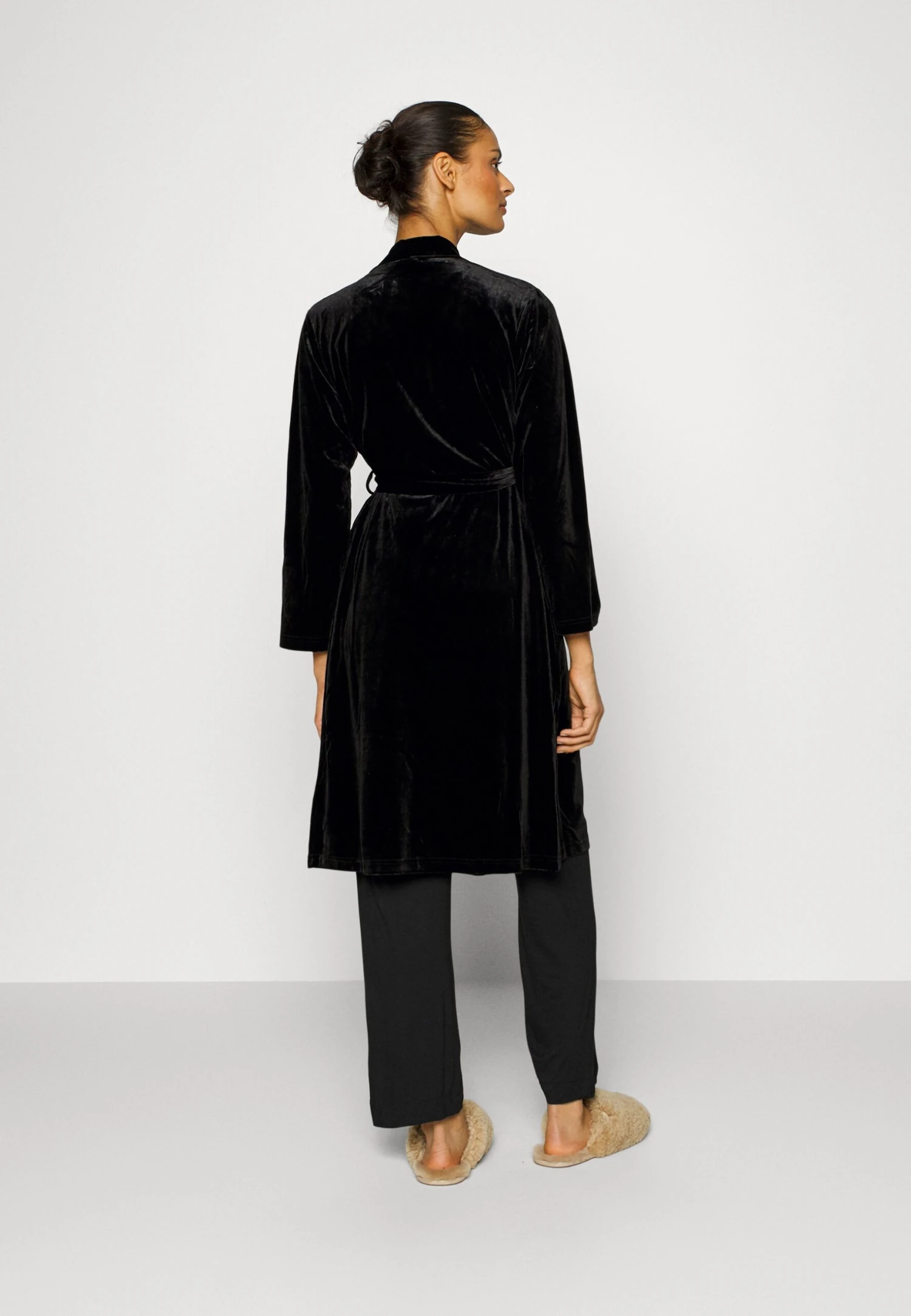 Pour Moi MIDI LENGTH GOWN - Szlafrok - Black 3 Pour Moi MIDI LENGTH GOWN - Szlafrok - Black - obrazek 3