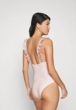 ONLY ONLDANA LARA RUFFLE SWIMSUIT - Kostium Kąpielowy - Seashell Pink 8 ONLY ONLDANA LARA RUFFLE SWIMSUIT - Kostium Kąpielowy - Seashell Pink -sklep Next da2d6ba519d841a19b4050f0ffb90fd2