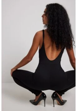 NA-KD DETAIL - Kombinezon - Black -sklep Next e03e76331bb34d9bbeeac3dd37498d93