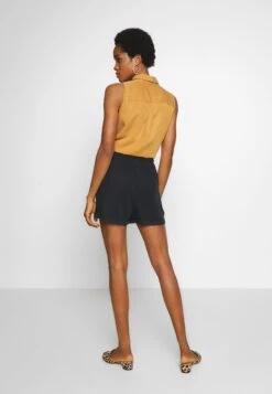 Noisy May NMMARIA PAPERBACK - Szorty - Black 7 Noisy May NMMARIA PAPERBACK - Szorty - Black -sklep Next e2a71bb9e96743c5804a58276479e062