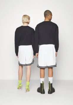 YOURTURN UNISEX - Szorty - White -sklep Next e54f457ef8e24e7c9a840a567120bedd