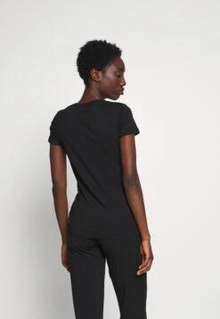 Emporio Armani Koszulka Do Spania - Nero -sklep Next e8d13191c25d42d2a2798b8ba8f64d5d