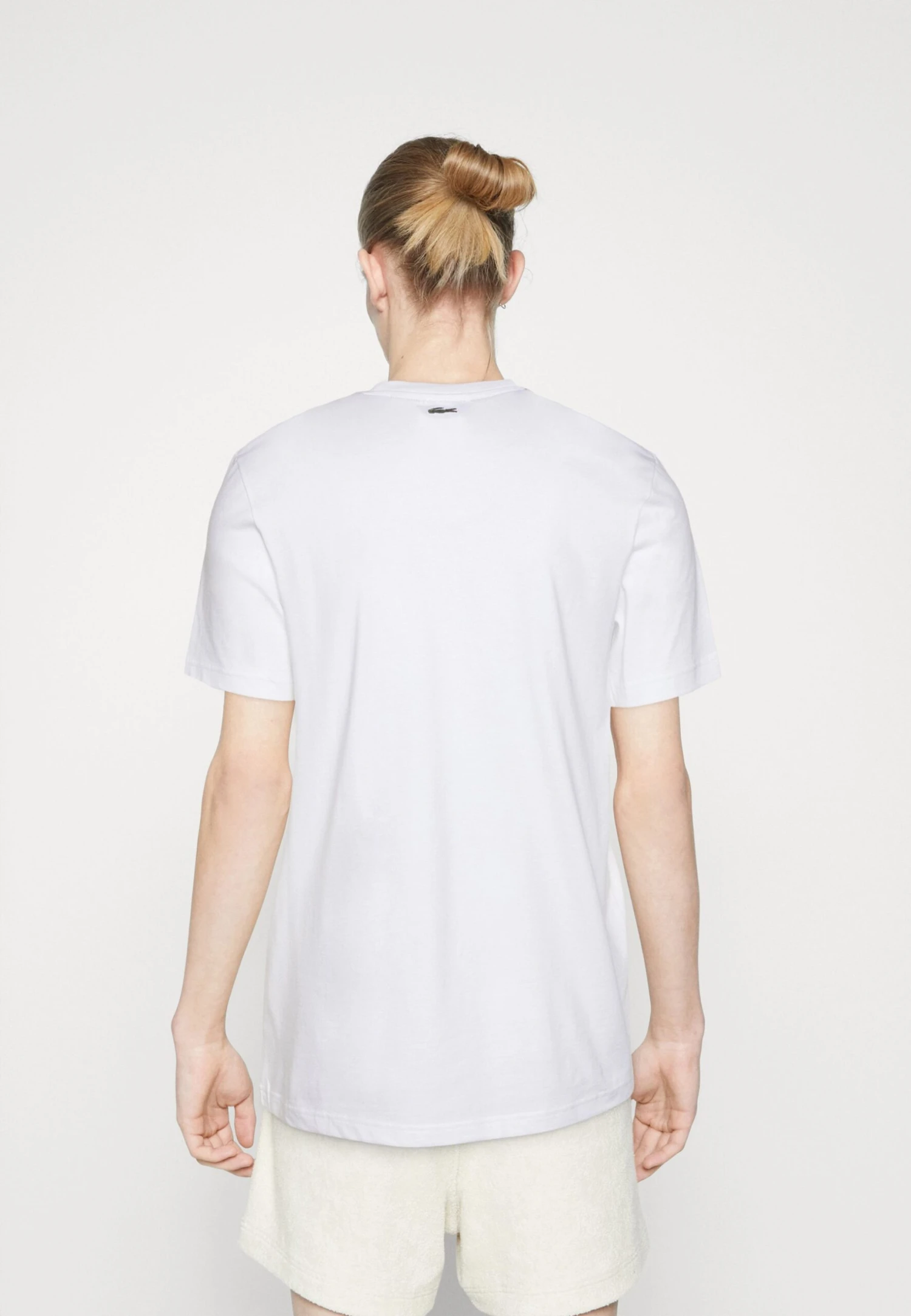 Lacoste UNISEX - T-shirt Z Nadrukiem - White 3 Lacoste UNISEX - T-shirt Z Nadrukiem - White - obrazek 3