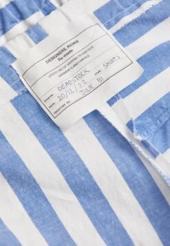 Designers Remix STANDFORD - Szorty - Blue/white -sklep Next f5a75606ab30456fae91777060c87ef4